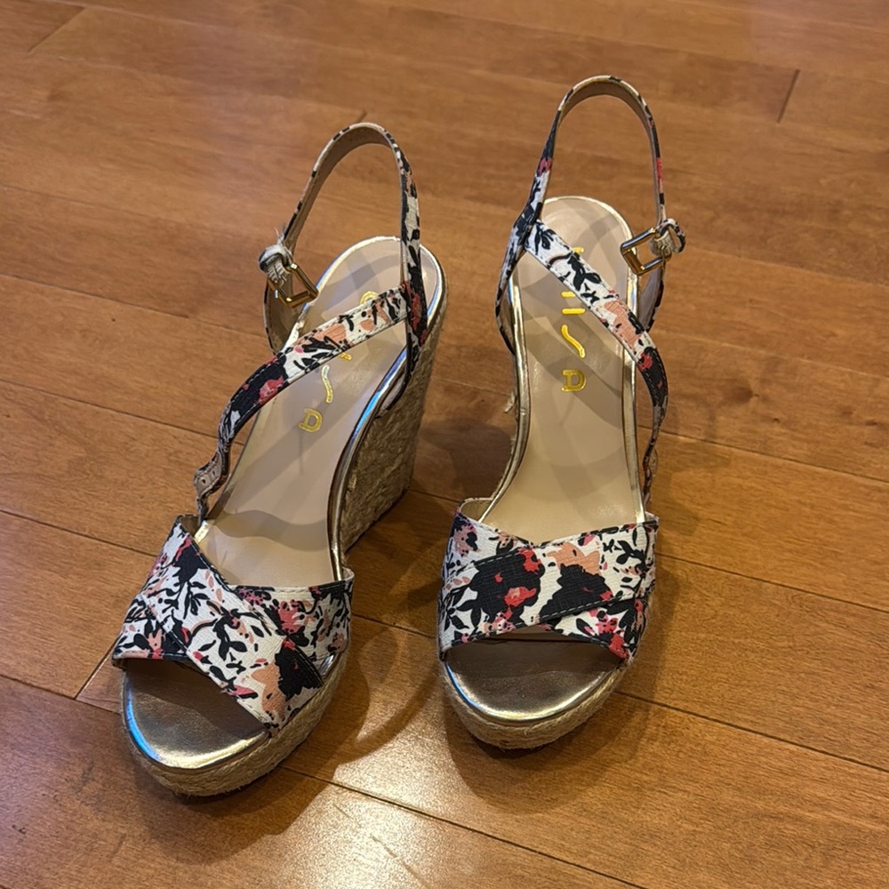 Unisa Floral Wedge Sandals in 8